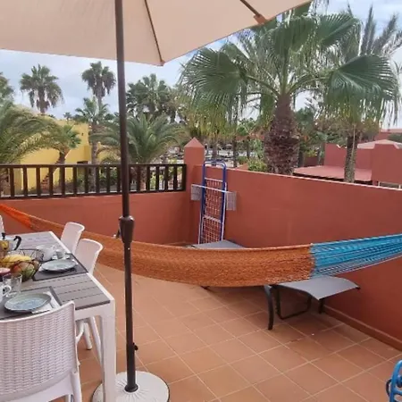 Bouganville Con Terrazza E Piscina
