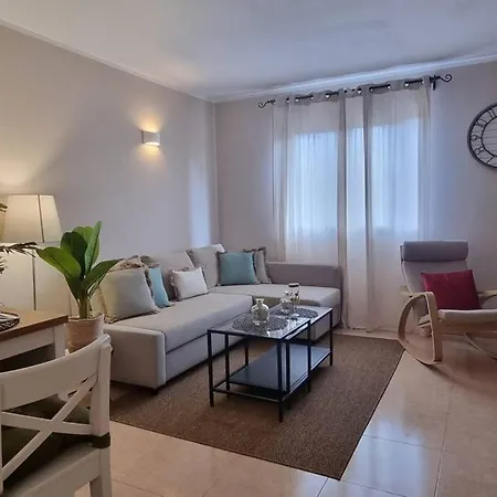 Διαμέρισμα Bouganville - With Terrace & Shared Pool *