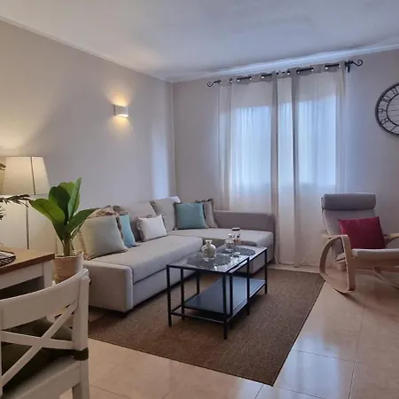 Bouganville - With Terrace & Shared Pool * كوراليهو