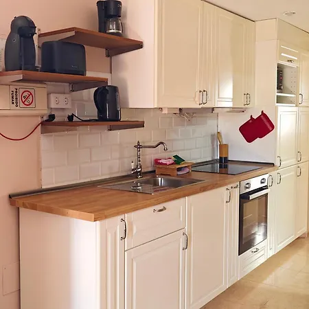 Bouganville - With Terrace & Shared Pool شقة كوراليهو