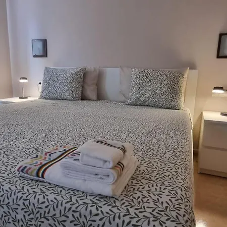 Bouganville - With Terrace & Shared Pool شقة كوراليهو
