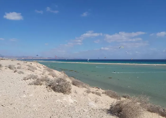 Bouganville - With Terrace & Shared Pool Διαμέρισμα