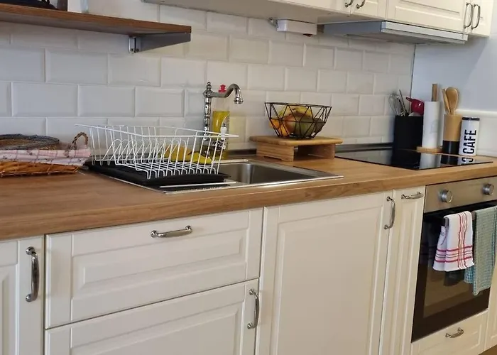 Διαμέρισμα Bouganville - With Terrace & Shared Pool