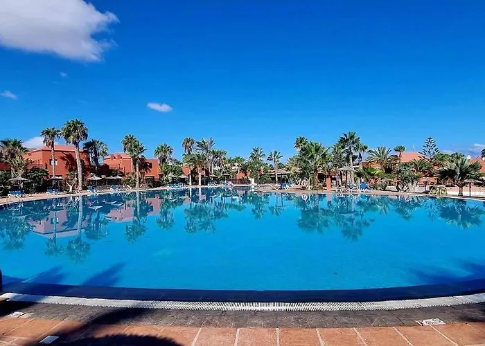 Bouganville - With Terrace & Shared Pool * Κοραλέχο