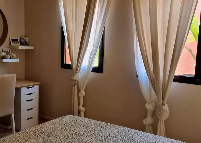Bouganville - With Terrace & Shared Pool Κοραλέχο