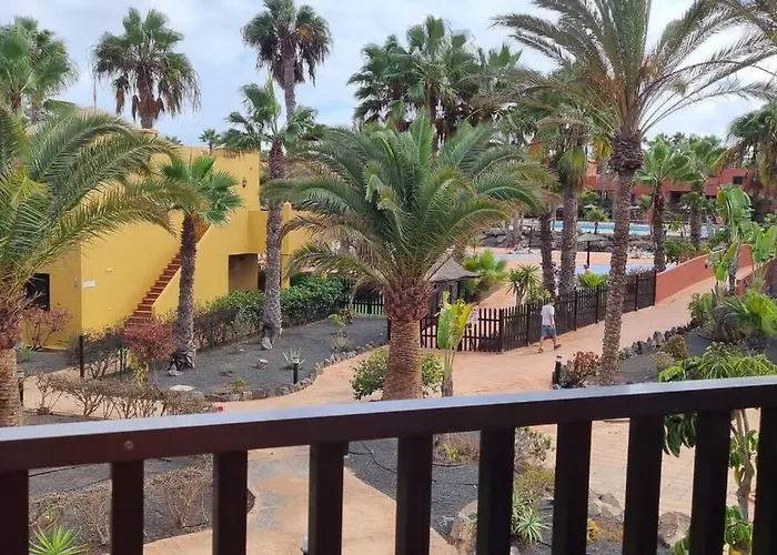 Bouganville - With Terrace & Shared Pool * Κοραλέχο