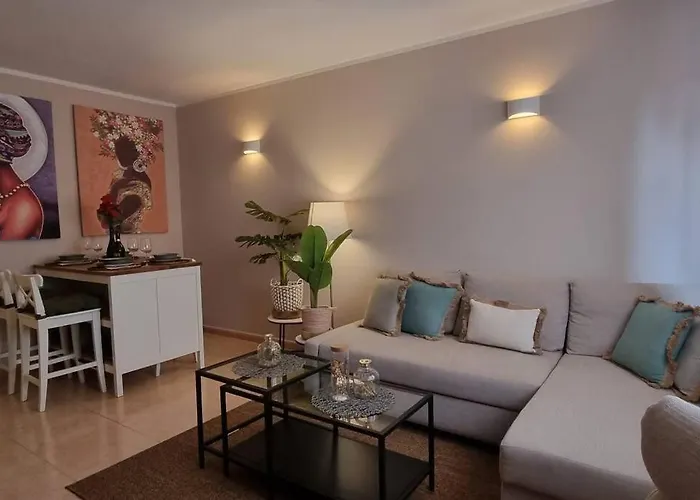 Bouganville - With Terrace & Shared Pool Κοραλέχο