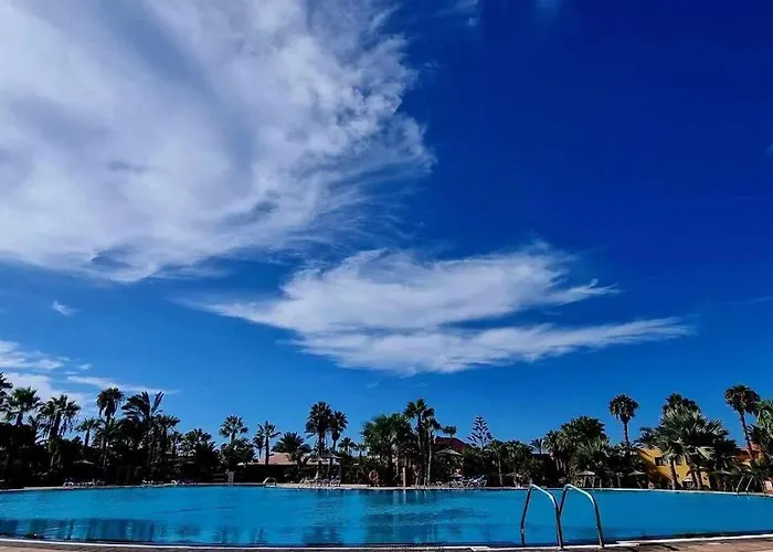 Bouganville - With Terrace & Shared Pool Κοραλέχο