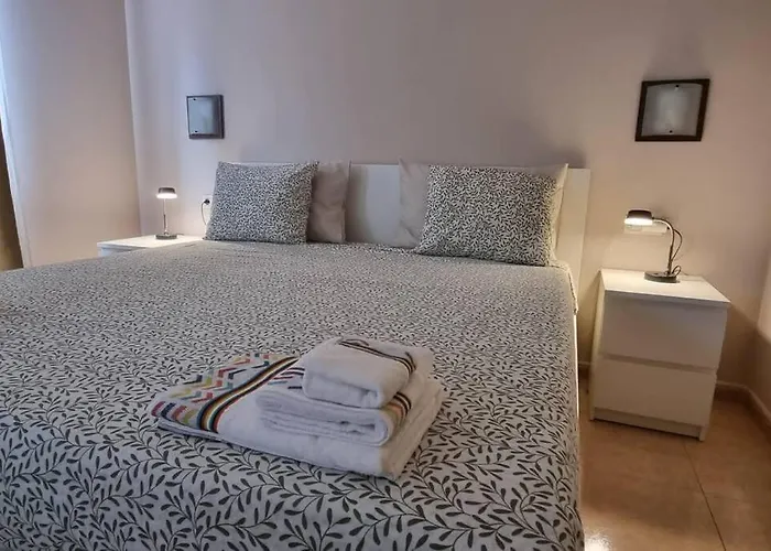 Διαμέρισμα Bouganville - With Terrace & Shared Pool *